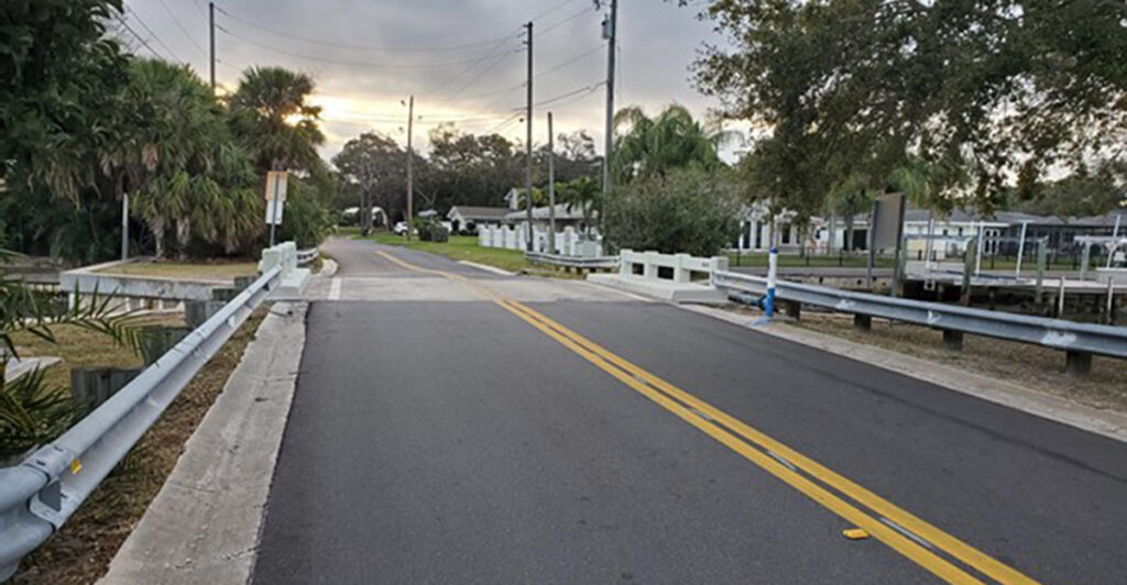 Oakwood Drive Drive bridge in Palm Harbor