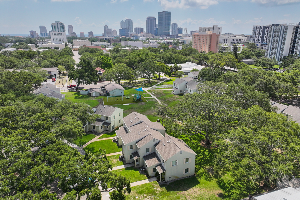 Jamestown Townhouses and Apartments in St. Petersburg, FL